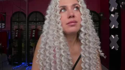 Roxy online show from May 2026 01:47:02 AM