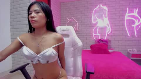 roxy_pocket online show from January 2026 01:57:01 PM