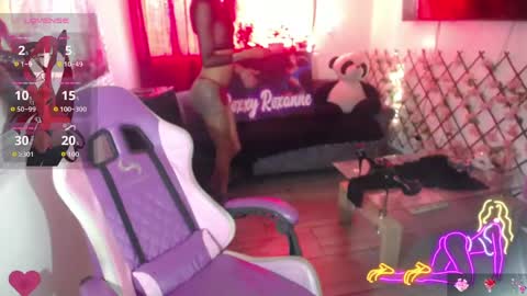 Snapshot of roxy_roxxan chatting on May 2026 02:11:01 PM - online show from May 2026 02:11:01 PM