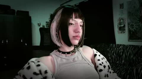 Roxy Independient model Help me to reach 50 thumbs up online show from May 2026 11:56:01 PM