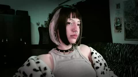 Roxy Independient model Help me to reach 50 thumbs up online show from May 2026 12:18:01 AM