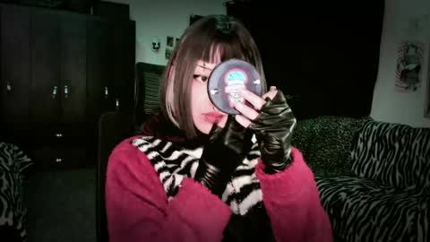 Roxy Independient model Help me to reach 50 thumbs up online show from May 2026 12:28:02 AM