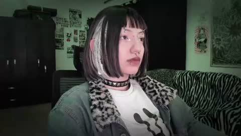 Snapshot of roxy_toxic chatting on June 2026 12:55:02 AM Roxy Independient model Help me to reach 50 thumbs up online show from June 2026 12:55:02 AM