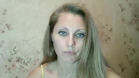 Snapshot of roxyfox18x01 chatting on October 2025 02:26:01 PM roxyfox18x01 online show from October 2025 02:26:01 PM