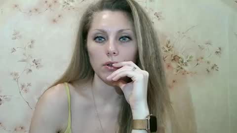 Snapshot of roxyfox18x01 chatting on January 2026 09:25:02 AM roxyfox18x01 online show from January 2026 09:25:02 AM