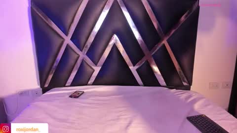 Snapshot of roxyjordan chatting on November 2025 11:34:01 AM Roxxy Queen online show from November 2025 11:34:01 AM