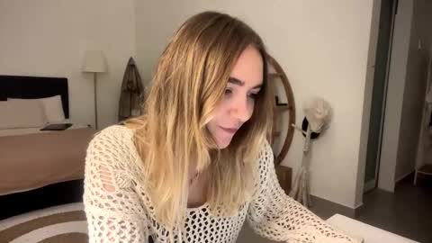 Roxy online show from March 2026 07:42:01 PM