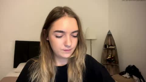 Roxy online show from April 2026 01:24:01 PM