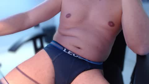 roy77xxx online show from February 2026 02:57:01 PM