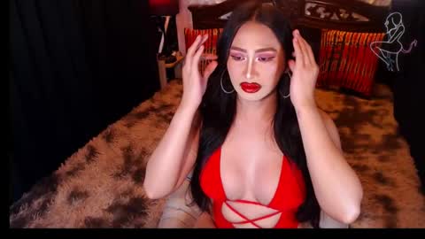 Snapshot of royalmaitresse chatting on July 2026 05:01:01 AM EVA online show from July 2026 05:01:01 AM