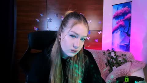 Snapshot of rozmary_ket chatting on January 2025 10:57:01 AM Im Rozmary nice to meet you 3 online show from January 2025 10:57:01 AM