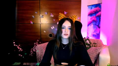 Snapshot of rozmary_ket chatting on January 2025 05:06:01 PM Im Rozmary nice to meet you 3 online show from January 2025 05:06:01 PM