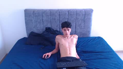 Ruby and Vanie online show from April 2026 10:00:02 PM