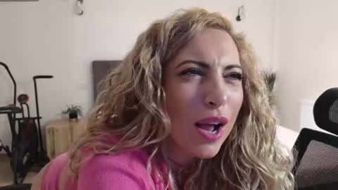 Snapshot of ruby_fit chatting on November 2025 02:15:02 AM Ruby online show from November 2025 02:15:02 AM