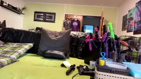 Snapshot of rudolphus_live_2018 chatting on May 2026 04:44:02 PM andy leyfield online show from May 2026 04:44:02 PM