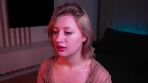 Snapshot of rue_novella chatting on November 2025 04:13:02 AM Mila online show from November 2025 04:13:02 AM