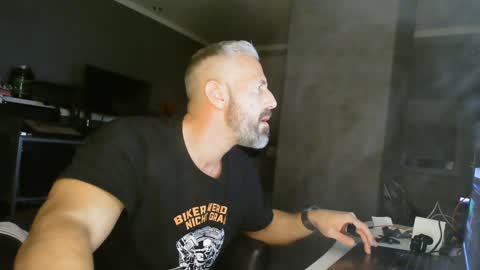 Chico que rico Caliente online show from December 2024 06:13:01 PM