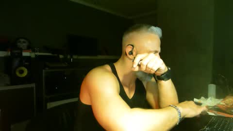 Snapshot of ruffi77 chatting on October 2025 03:39:02 AM Chico que rico Caliente online show from October 2025 03:39:02 AM