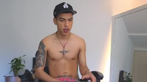 Snapshot of russell_adams_ chatting on October 2025 11:18:02 AM R U S S E L L online show from October 2025 11:18:02 AM