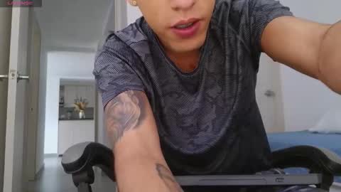  R U S S E L L  online show from December 2025 06:34:02 PM