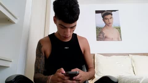  R U S S E L L  online show from April 2026 08:39:01 PM