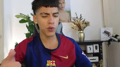  R U S S E L L  online show from April 2026 06:19:01 AM