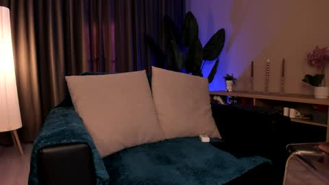 Chrissy online show from April 2026 03:12:01 PM