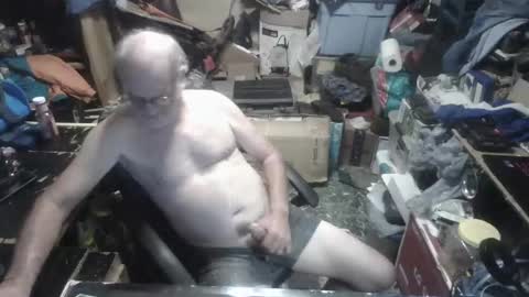 Snapshot of russtenail21 chatting on September 2025 10:43:01 PM Russtenail21 online show from September 2025 10:43:01 PM