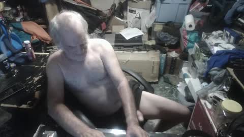 Snapshot of russtenail21 chatting on September 2025 06:08:02 PM Russtenail21 online show from September 2025 06:08:02 PM