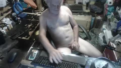 Snapshot of russtenail21 chatting on September 2025 10:42:02 PM Russtenail21 online show from September 2025 10:42:02 PM