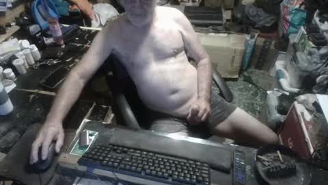 Snapshot of russtenail21 chatting on September 2025 04:31:02 PM Russtenail21 online show from September 2025 04:31:02 PM