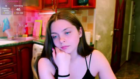 Snapshot of ruta_ chatting on April 2026 09:06:02 PM RutaYoung online show from April 2026 09:06:02 PM