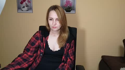Snapshot of ruthpark chatting on June 2026 08:50:01 AM Ruth online show from June 2026 08:50:01 AM