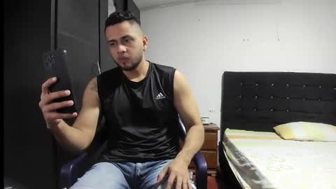 ryan_xc1 online show from December 2025 01:57:01 AM