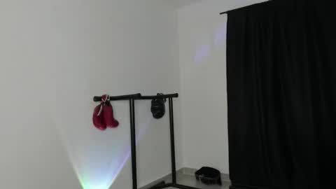 ryanwhite3 online show from November 2025 10:53:02 PM