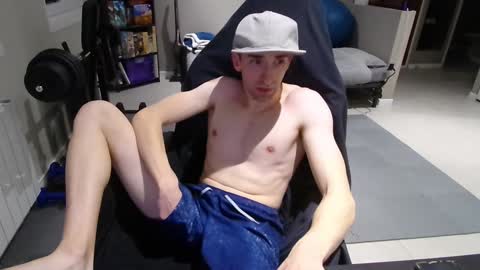 Snapshot of ryukukamifr chatting on January 2025 06:41:02 PM Ryuk FR online show from January 2025 06:41:02 PM