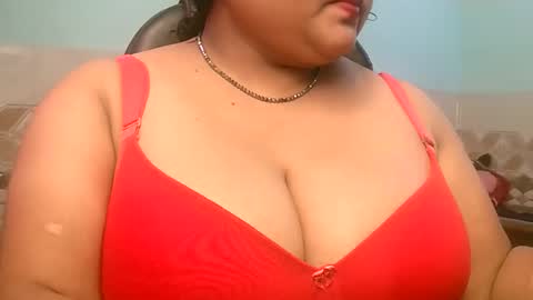 Snapshot of s03286 chatting on October 2025 05:59:01 AM HotLovers online show from October 2025 05:59:01 AM