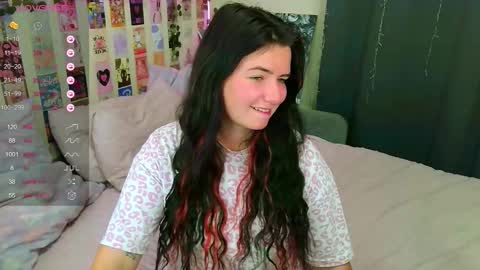 Snapshot of s_katekisa_ss chatting on November 2025 10:53:02 PM Kate online show from November 2025 10:53:02 PM