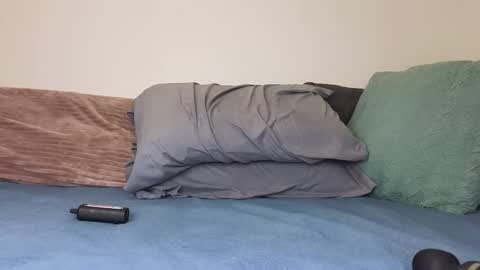 Snapshot of s_leanne_ chatting on November 2025 02:06:02 AM Leanne online show from November 2025 02:06:02 AM