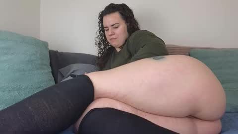 Snapshot of s_leanne_ chatting on December 2025 06:11:01 AM Leanne online show from December 2025 06:11:01 AM