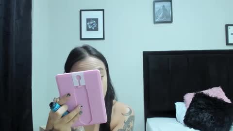 Snapshot of sabbrand_ chatting on October 2025 07:19:02 PM           online show from October 2025 07:19:02 PM