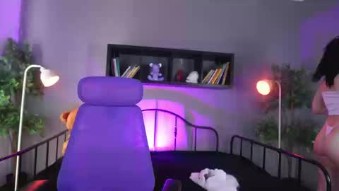 Snapshot of sabrina_bloom_ chatting on September 2025 01:48:02 PM sabri online show from September 2025 01:48:02 PM