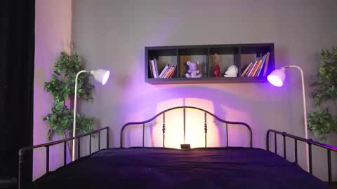 Snapshot of sabrina_bloom_ chatting on October 2025 12:44:02 PM sabri online show from October 2025 12:44:02 PM