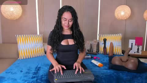 Snapshot of sabrina_shark chatting on April 2026 01:42:02 AM Sabrina Shark online show from April 2026 01:42:02 AM