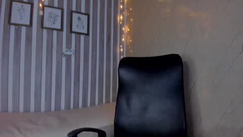 mariana  online show from February 2025 01:16:02 AM