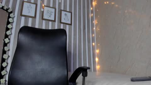 mariana  online show from March 2025 12:38:01 AM