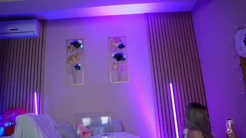 SabrinaJade online show from April 2026 07:00:02 AM