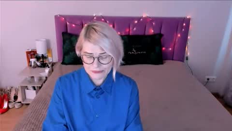 Sabrina MacMarren online show from December 2025 11:26:02 AM