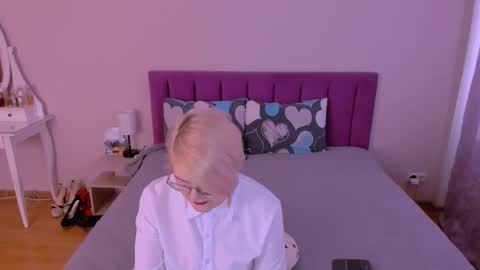 Sabrina MacMarren online show from February 2026 08:29:02 AM