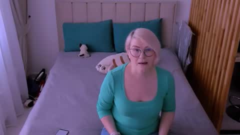 Sabrina MacMarren online show from March 2026 08:22:02 AM